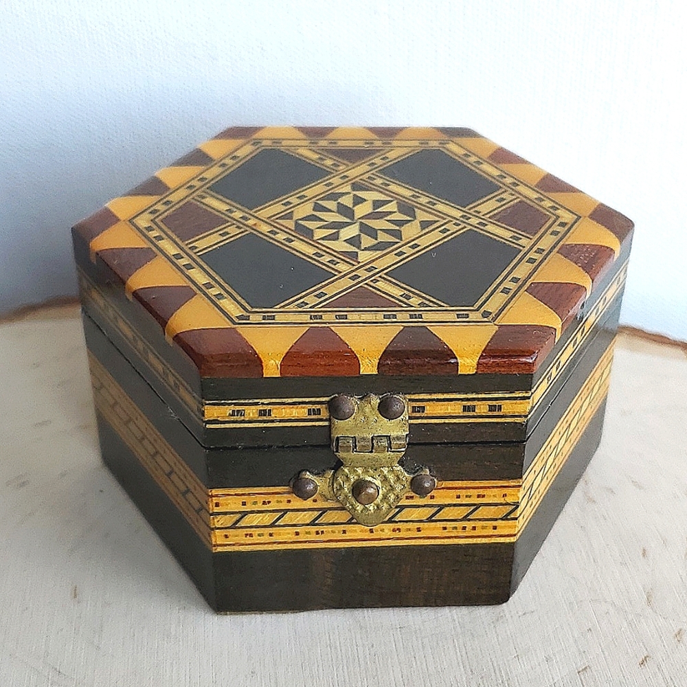 Handcrafted Trinket Hexagonal Inlaid Design Wood Box Made in Granada Spain